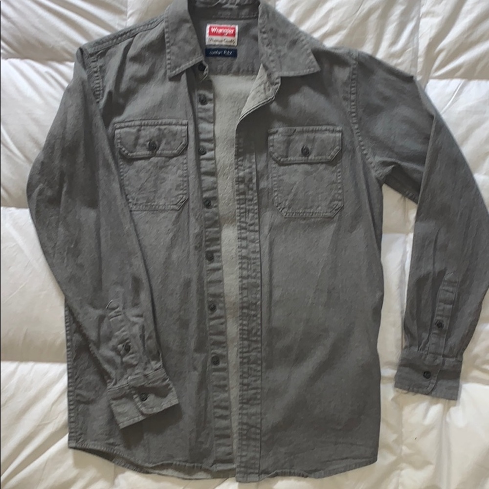 Wrangler comfort flex cotton button down